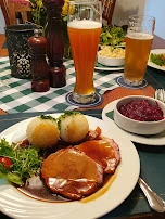 Schweinekrustenbraten Mit Knödel